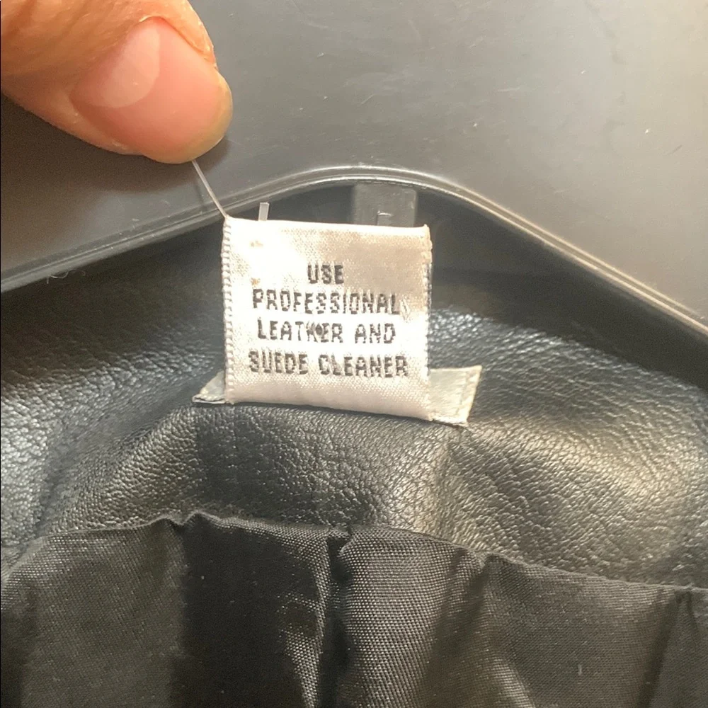 Cache Black Blazer-Style Jacket with Classic Lapel - Picture 4 of 4